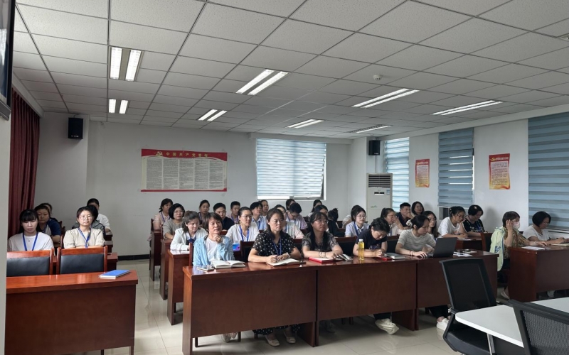 服務于心 務實于行